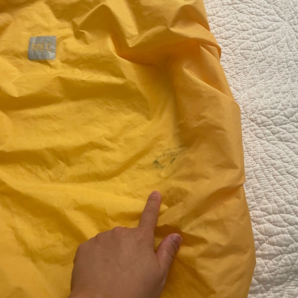 MEC 60 litre Nylon Raincover for Backpack - Picture 4 of 4